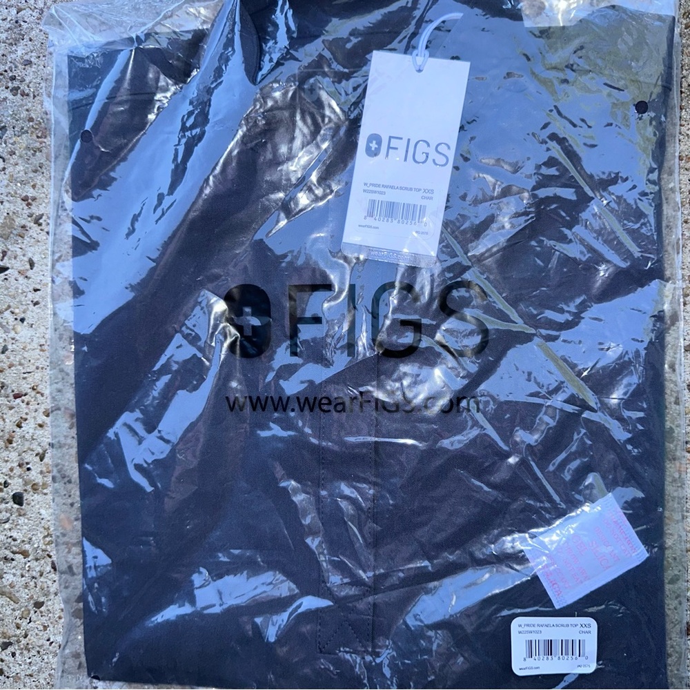 T1. NWT FIGS BN WOMEN FIGS PRIDE RAFAELA SCRUB TOP SIZE XXS CHARCOAL
